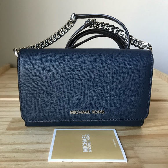 Michael Kors Purse🎈🎈 - Picture 1 of 11